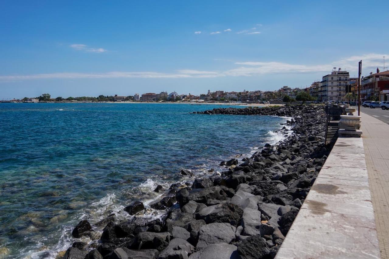 Nick & Santo'S Holiday Homes Beach Front Lux Giardini-Naxos Zewnętrze zdjęcie